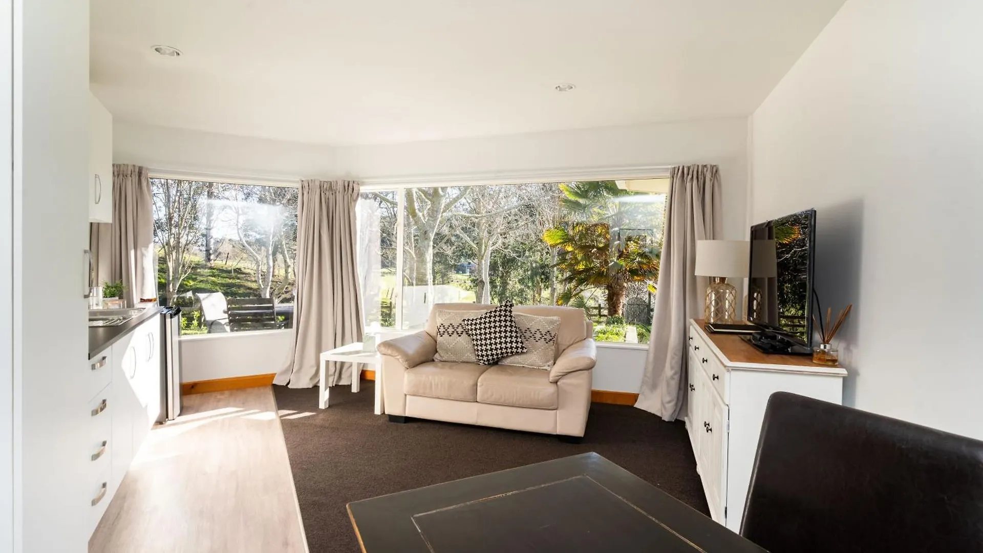 Country Apartment Paraparaumu